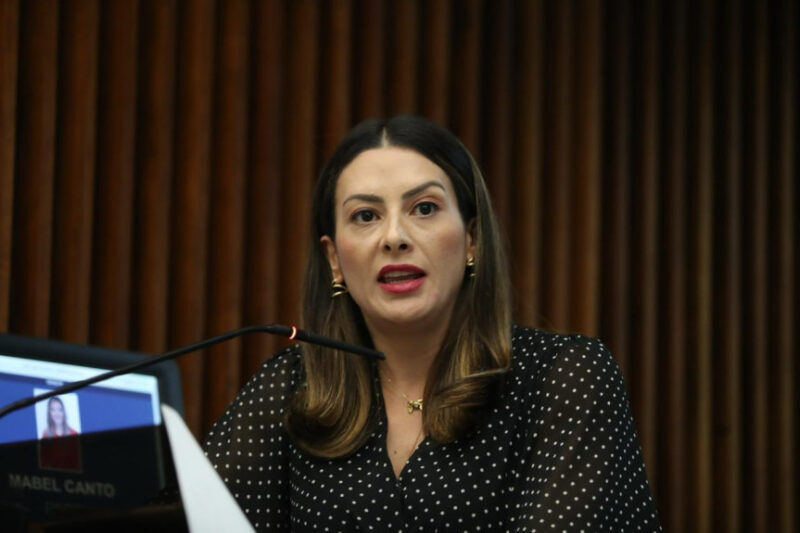CAMPANHA DE MABEL CANTO SUSPENDE ATIVIDADES APÓS MORTE DE COLABORADORA VITÍMA DE DISPAROS NO CARÁ CARÁ (VÍDEO)