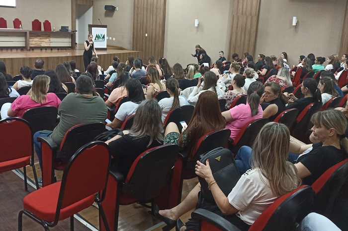 SAÚDE CAPACITA PROFISSIONAIS PARA TRANSTORNO DO ESPECTRO AUTISTA
