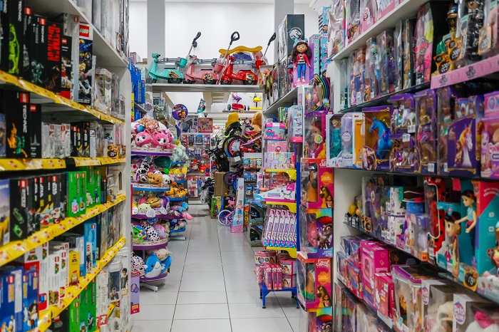 BRINQUEDOS DEVEM TER O SELO DO INMETRO E A FAIXA ETÁRIA ADEQUADA