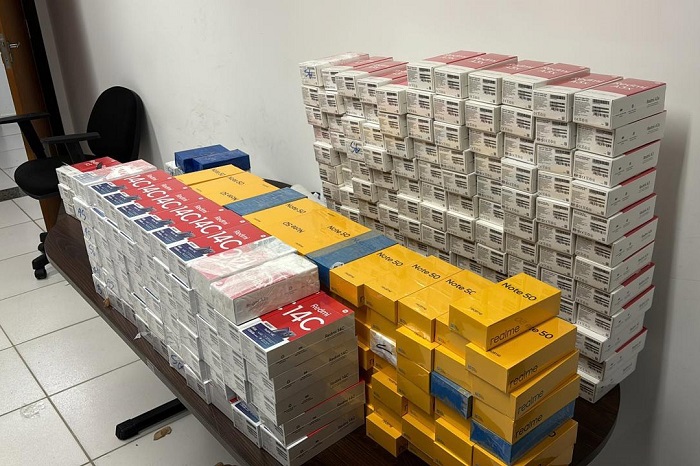 CAMINHONEIRO É PRESO COM 307 CELULARES CONTRABANDEADOS DO PARAGUAI