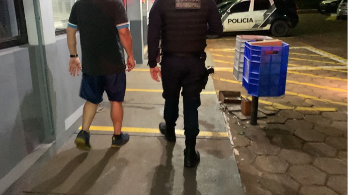 PIRAÍ DO SUL: “SÓ TOMEI CHOCOMILK”, DIZ CAMINHONEIRO PRESO EMBRIAGADO