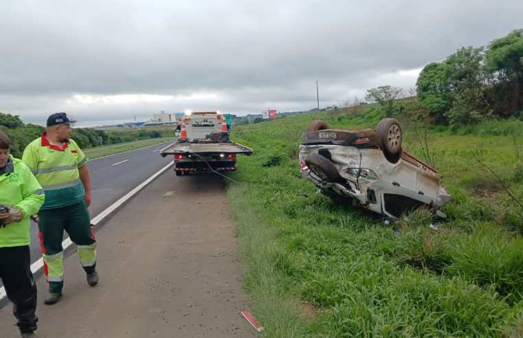 MOTORISTA CAPOTA VEÍCULO NA PRC-373 E É ENCAMINHADO AO HOSPITAL