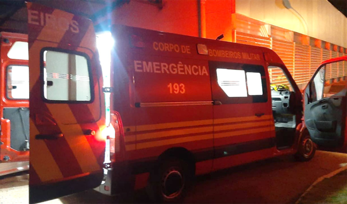 TIROS EM OLARIAS: JOVEM DE 20 ANOS É BALEADO E OUTRO HOMEM FOGE APÓS ATAQUE