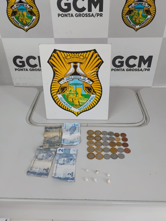 ADOLESCENTE É APREENDIDO COM DROGAS NO CENTRO DE PONTA GROSSA