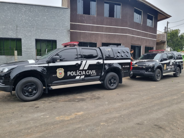 POLÍCIA CIVIL DE REBOUÇAS, COM O APOIO DE POLICIAIS DE IRATI, CUMPRE DOIS MANDADOS CONTRA PAI E FILHO, ENVOLVIDOS EM HOMICÍDIO