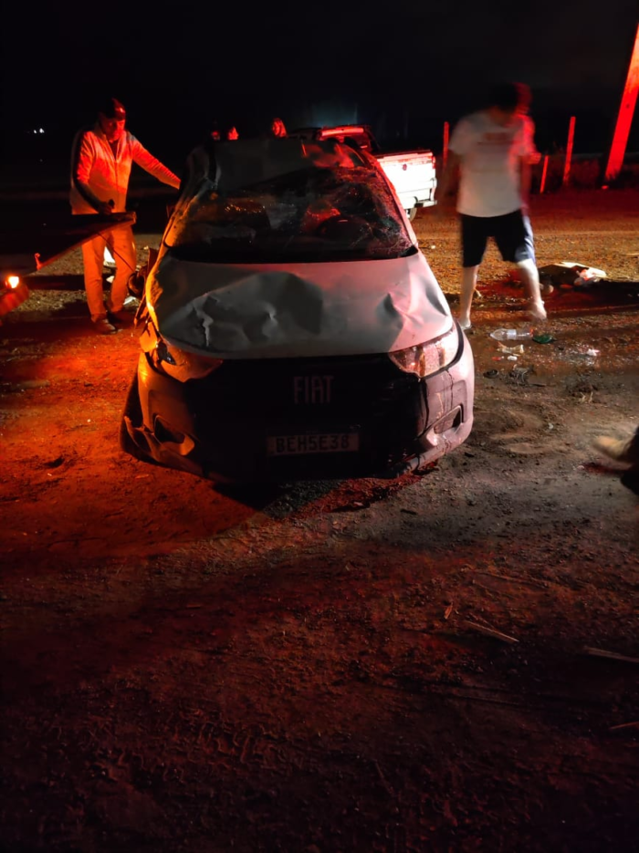 COLISÃO NA PR-151 DEIXA CAMINHONETE CAPOTADA EM PONTA GROSSA