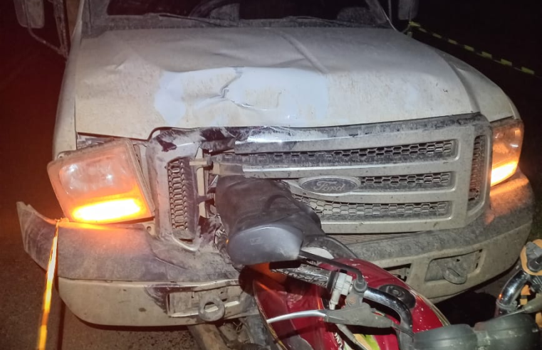 MOTOCICLISTA DE 54 ANOS MORRE APÓS SER ATINGIDO POR CAMINHONETE