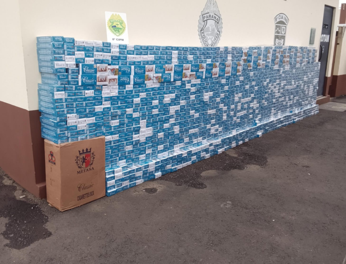 CARGA DE CIGARROS CONTRABANDEADOS É APREENDIDA