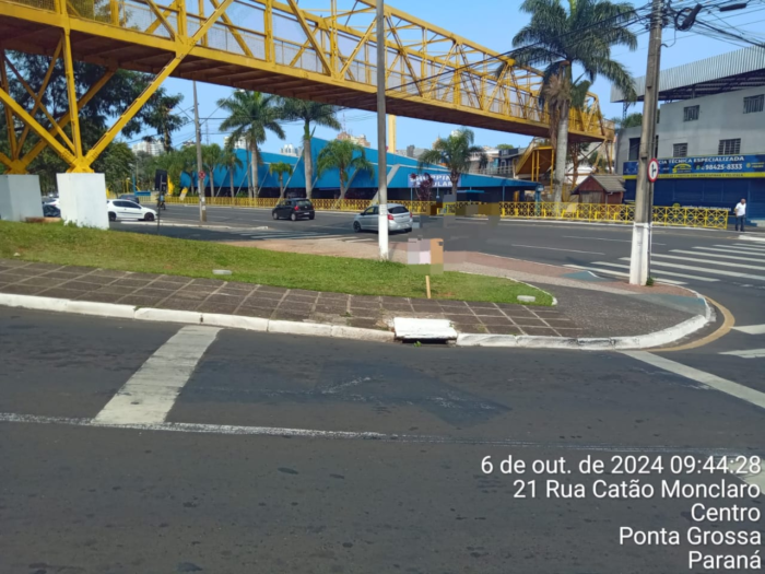 POLÍCIA MILITAR REMOVE PROPAGANDA ELEITORAL IRREGULAR