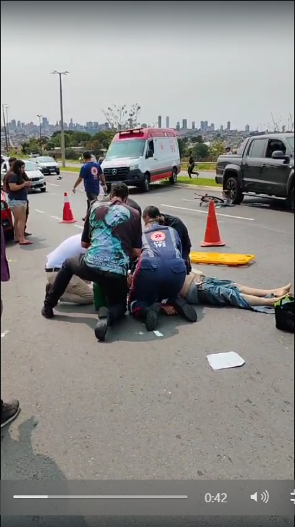 ACIDENTE FATAL ENVOLVENDO CICLISTA E CAMINHONETE NA AVENIDA VISCONDE DE TAUNAY (VÍDEO)