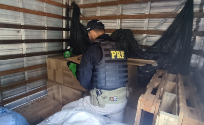 POLÍCIA RODOVIÁRIA FEDERAL APREENDE MAIS DE 230KG DE MACONHA