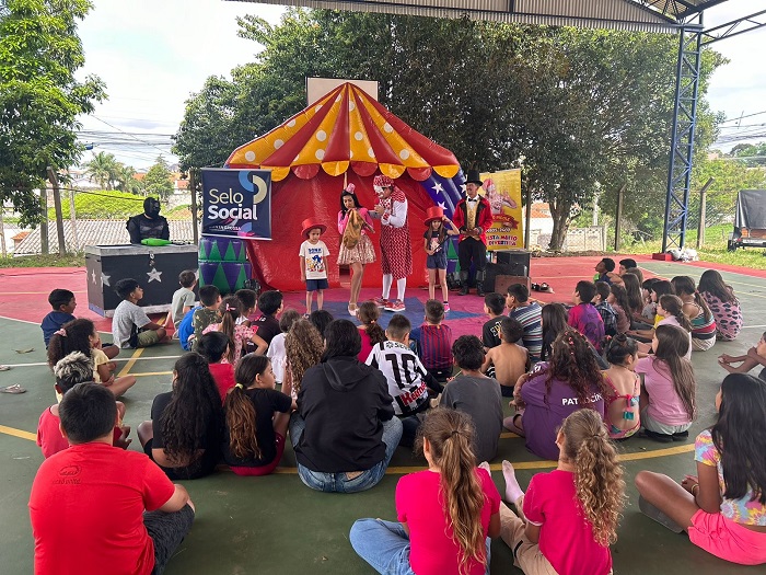 CIRCO DO PALHAÇO PICOLÉ LEVOU ALEGRIA ÀS CRIANÇAS NOS ‘CRAS’ DE PONTA GROSSA