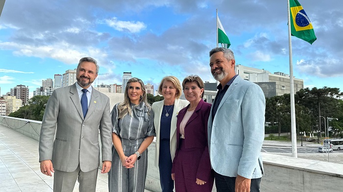 PREFEITA VISITA REPRESENTANTES DO SEU GOVERNO NA ASSEMBLEIA LEGISLATIVA