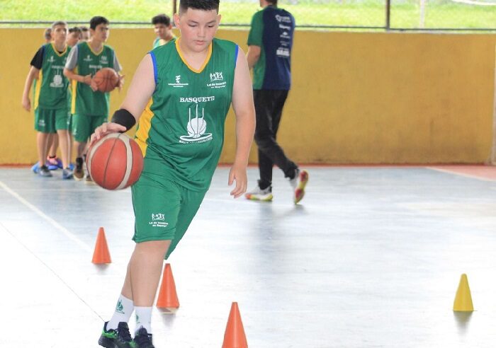 PARCERIA DA PREFEITURA COM O CRAQUE FAUSTO RESULTA EM PROJETO DE BASQUETE