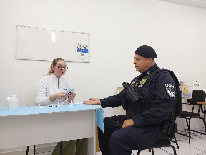 GUARDA MUNICIPAL PARTICIPA DE AÇÃO DO NOVEMBRO AZUL