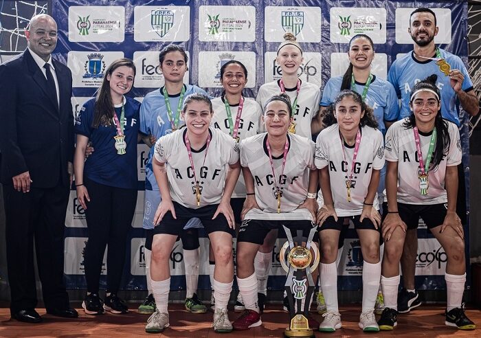 MENINAS DA ACGF CONQUISTAM A SÉRIE PRATA DO PARANAENSE DE FUTSAL SUB-17