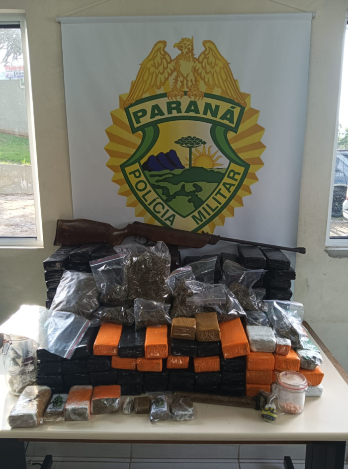POLÍCIA MILITAR DESARTICULA QUADRILHA E APREENDE GRANDE QUANTIDADE DE DROGAS