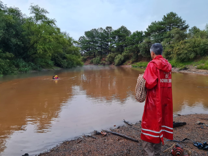 BUSCAS POR HOMEM QUE DESAPARECEU NO RIO TIBAGI CONTINUAM