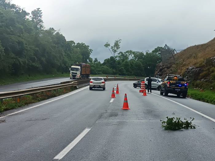 MOTORISTA MORRE ATROPELADO AO TROCAR PNEU NA BR-376