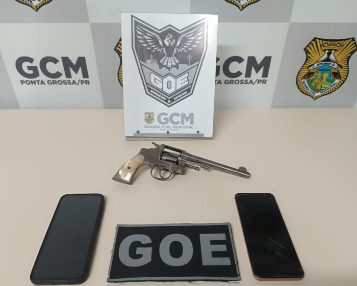 GUARDA MUNICIPAL APREENDE ARMA DE FOGO E PRENDE UM HOMEM EM PONTA GROSSA