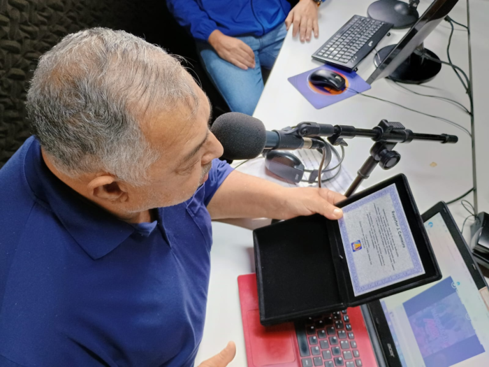 REPÓRTER J. CARNEIRO – UM LEGADO DE DEDICAÇÃO E COMPANHEIRISMO NO RÁDIO