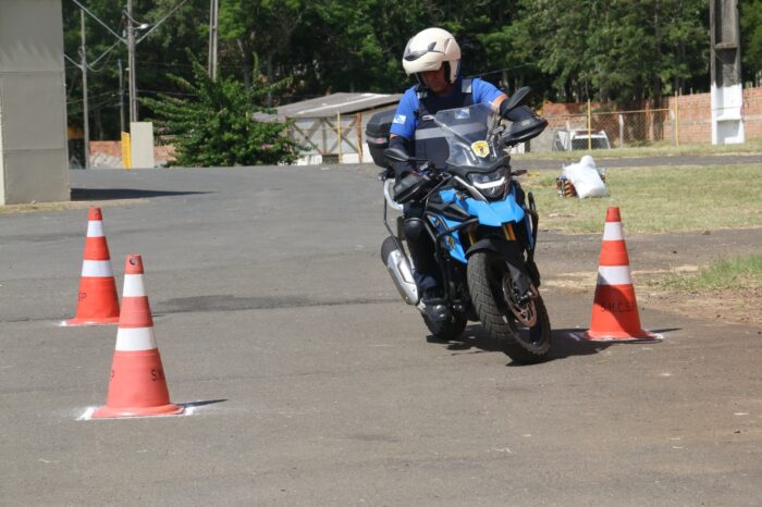 AGENTES DA GUARDA MUNICIPAL RECEBEM QUALIFICAÇÃO PARA ATUAR NO GOTRAM
