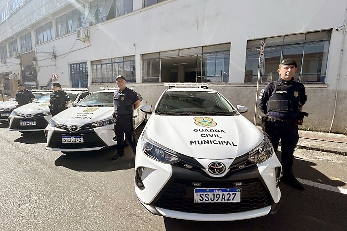 GUARDA CIVIL MUNICIPAL RECEBE QUATRO NOVAS VIATURAS PARA ATENDER A COMUNIDADE