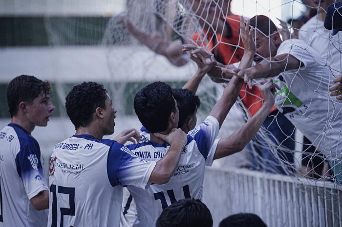 ACGF/GERENCIAL PEGA O CAMPEÃO TUIUTI NO ENCERRAMENTO DO ESTADUAL SUB-15