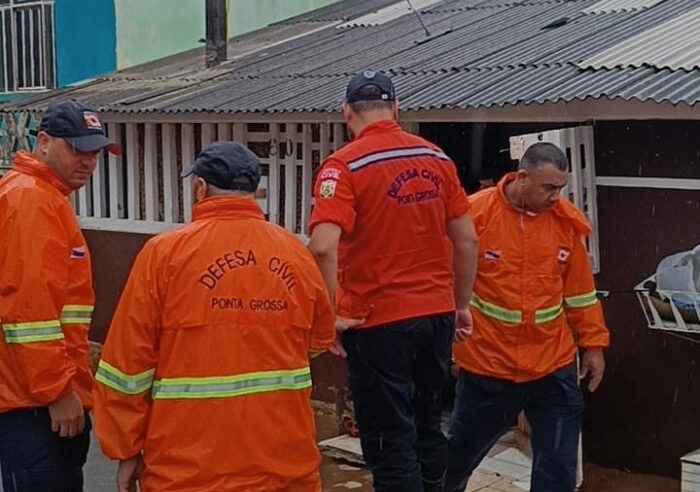 FORTES CHUVAS CAUSAM TRANSTORNOS EM PONTA GROSSA