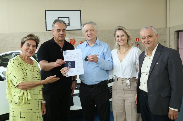 ENTIDADES ASSISTENCIAIS DE PONTA GROSSA RECEBEM CINCO NOVOS VEÍCULOS