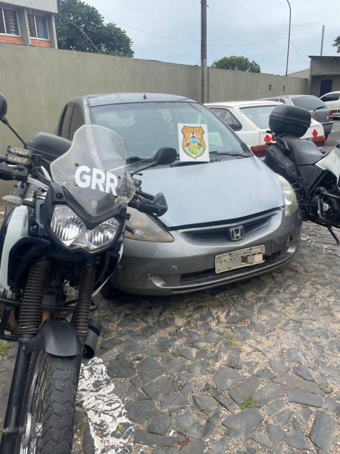 VEÍCULO FURTADO EM IMBITUVA É ENCONTRADO ABANDONADO EM PONTA GROSSA