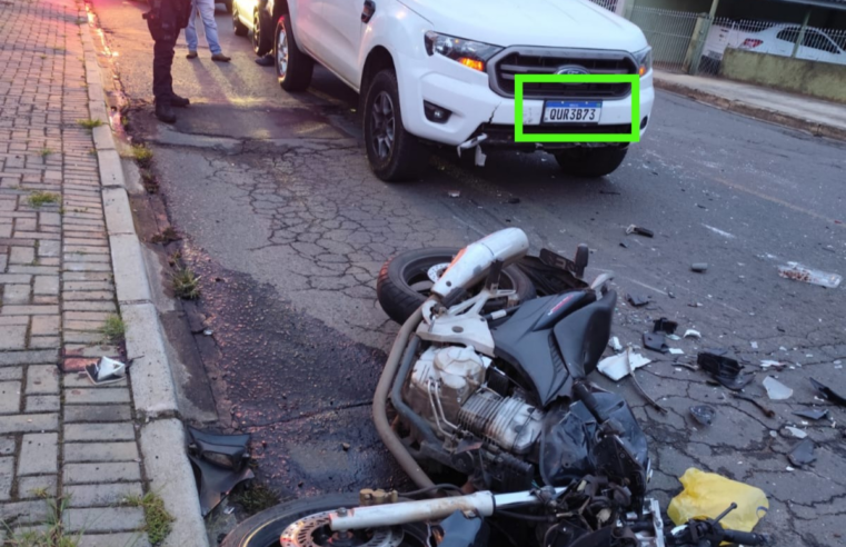 ACIDENTE COM MÚLTIPLOS VEÍCULOS DEIXA MOTOCICLISTA FERIDO