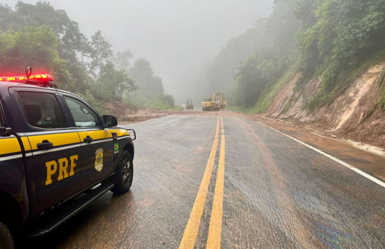 INTERDIÇÃO TOTAL NA BR-277 NA SERRA DA ESPERANÇA PERMANECE DEVIDO AO RISCO DE MAIS DESLIZAMENTOS