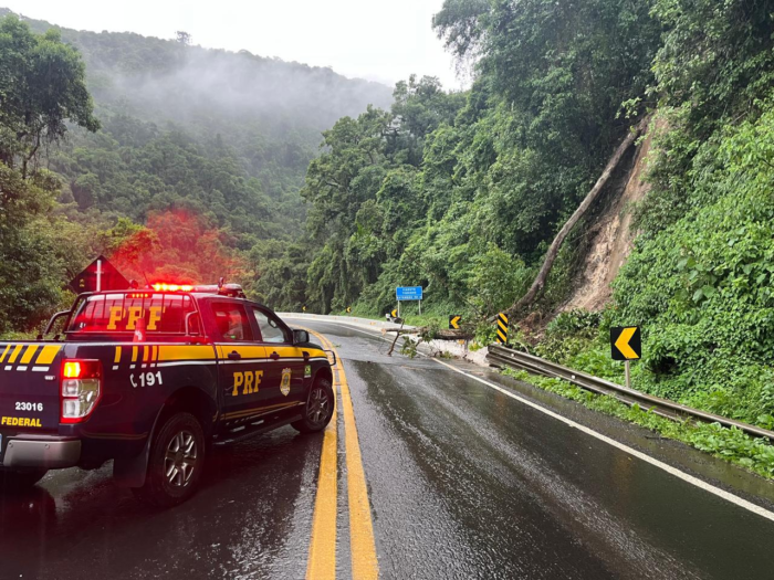 INTERDIÇÃO TOTAL DA BR-277 NA SERRA DA ESPERANÇA PERMANECE DEVIDO AOS NOVOS DESLIZAMENTOS