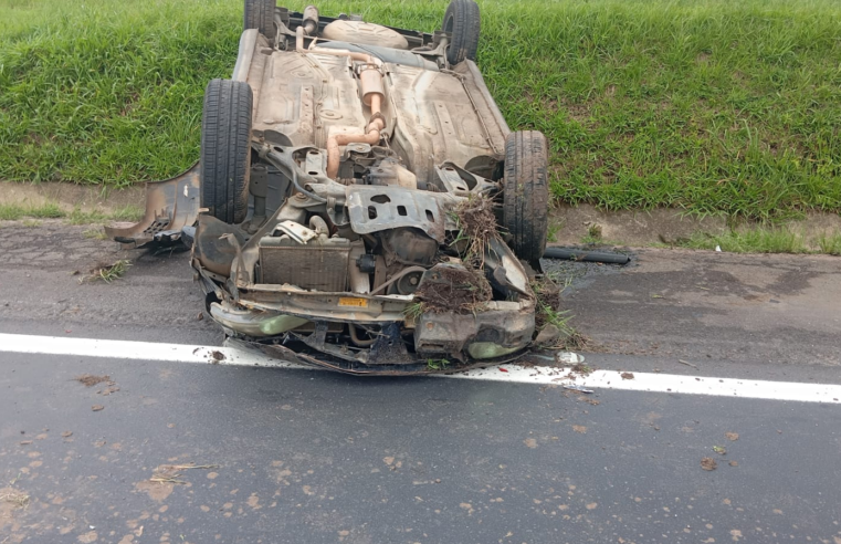 MOTORISTA SOFRE FERIMENTOS EM CAPOTAMENTO NA PR-151