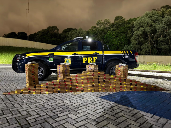 PRF APREENDE MAIS DE 250 KG DE DROGAS E PRENDE TRAFICANTE EM ARAUCÁRIA