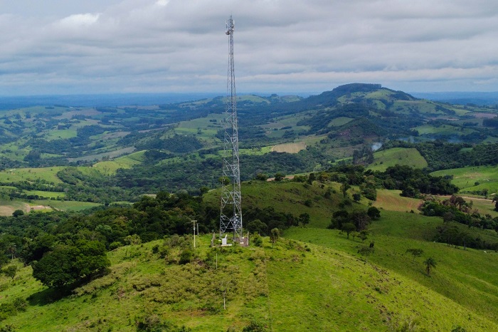 CONECTIVIDADE EM ÁREAS RURAIS AVANÇA COM A INSTALAÇÃO DE 100 NOVAS TORRES