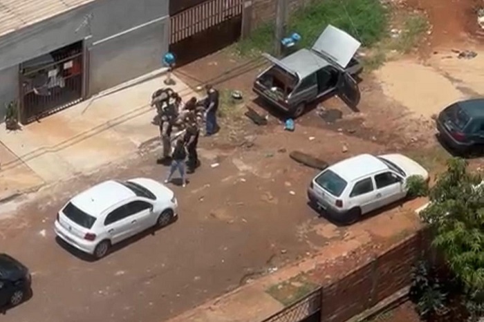COM APOIO DE HELICÓPTERO A POLÍCIA MILITAR PRENDE LADRÕES DE CARRO