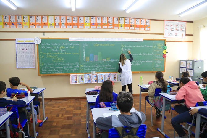 PREFEITURA CHAMA 73 PROFESSORES CONCURSADOS PARA CONTRATAÇÃO IMEDIATA