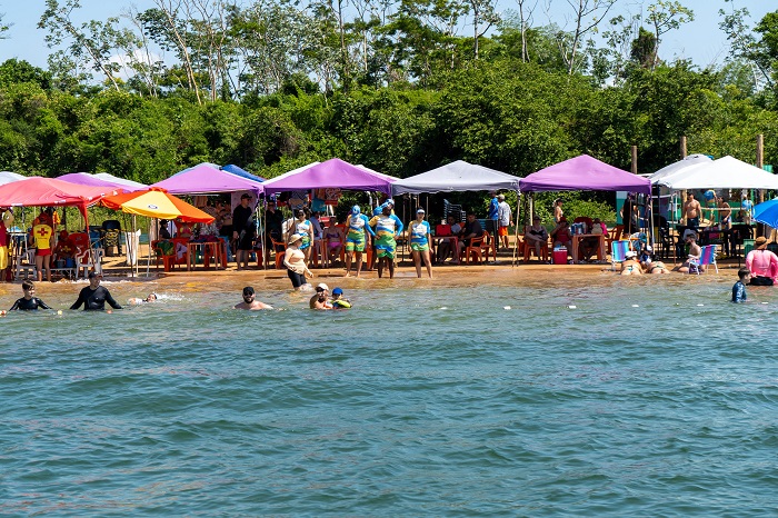 PRAIAS DO RIO PARANÁ ATRAEM TURISTAS PELAS ÁGUAS CRISTALINAS E BIODIVERSIDADE