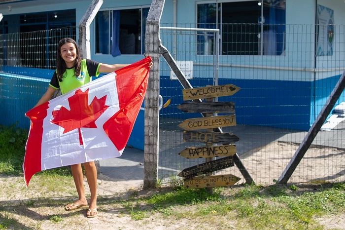 ALUNA DE ESCOLA ESTADUAL TROCA A ILHA DAS PEÇAS PELO CANADÁ EM INTERCÂMBIO