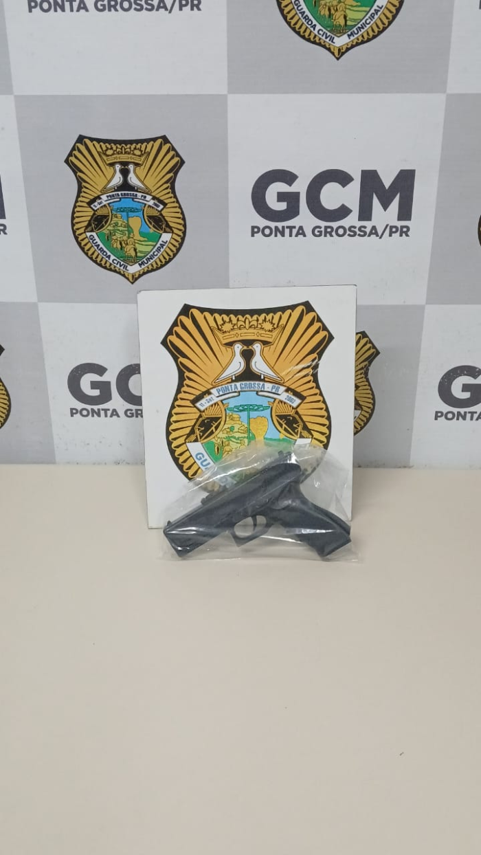 SUSPEITO COM MANDADO DE PRISÃO É DETIDO APÓS RESISTIR À ABORDAGEM DA GUARDA MUNICIPAL