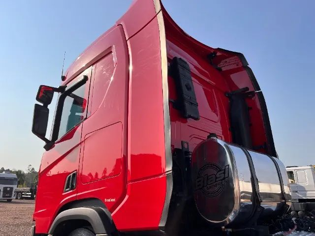 CAMINHÃO SCANIA É FURTADO EM FRENTE A OFICINA MECÂNICA