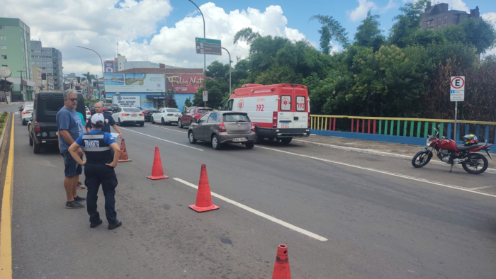 MOTOCICLISTA SE FERE EM COLISÃO NA VISCONDE DE TAUNAY