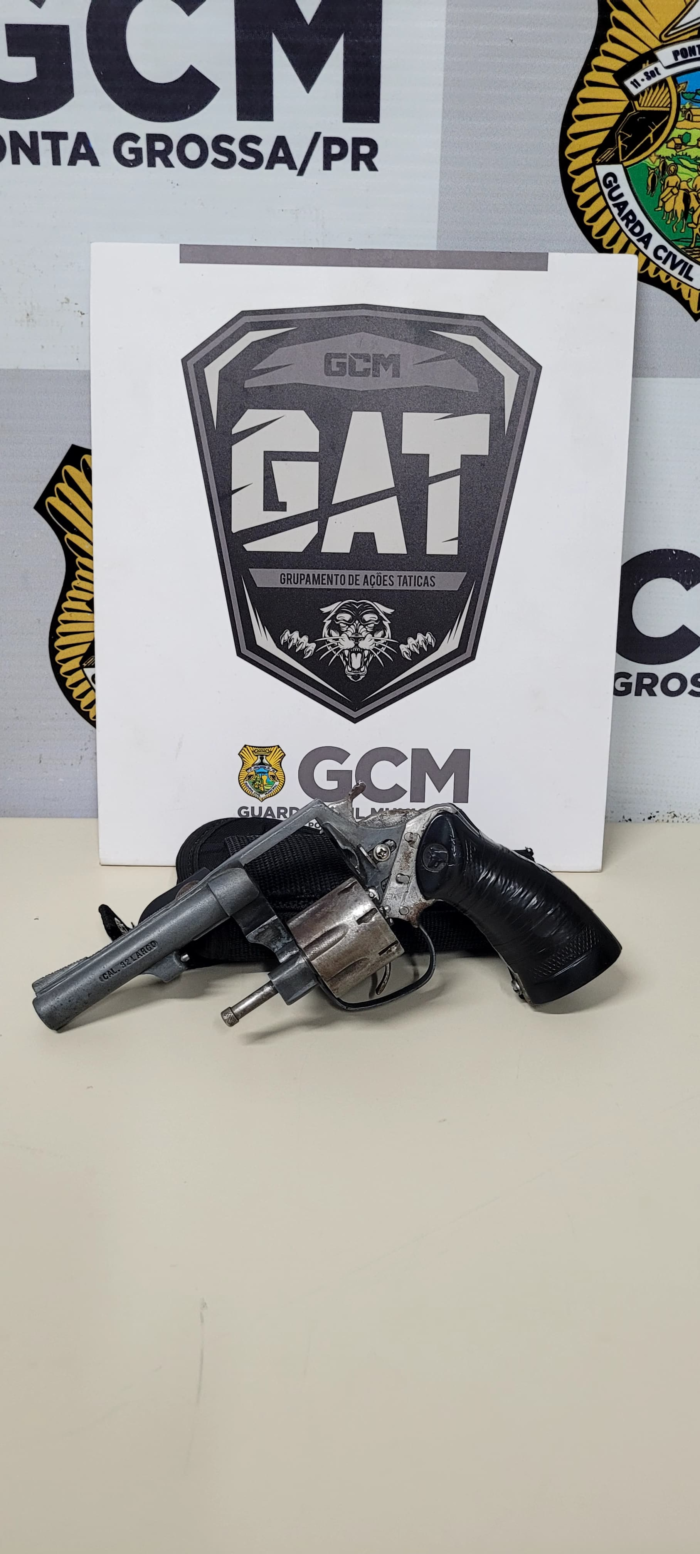 INDIVÍDUO É ABORDADO COM ARMA E ALEGOU QUE ERA RELÍQUIA DE FAMÍLIA