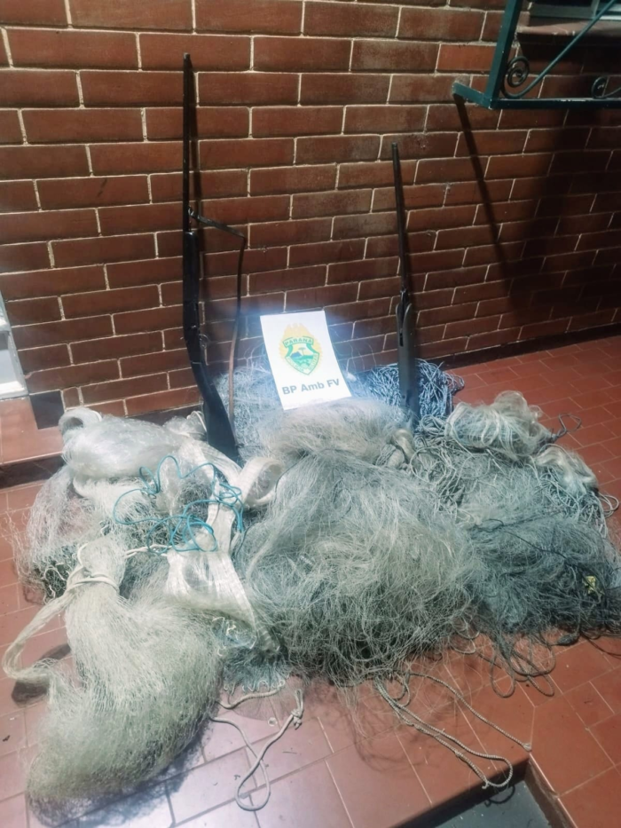 POLÍCIA MILITAR AMBIENTAL APREENDE ARMAS E REDES