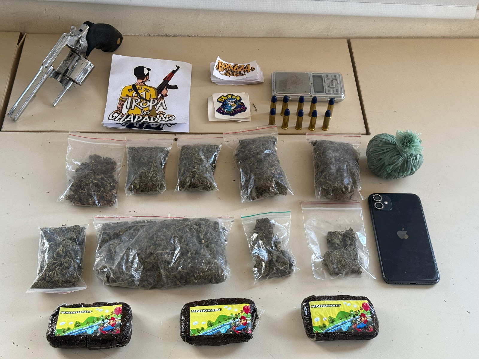 POLÍCIA MILITAR REALIZA OPERAÇÃO EM E APREENDE ARMAS POSSIVELMENTE LIGADAS A ROUBOS