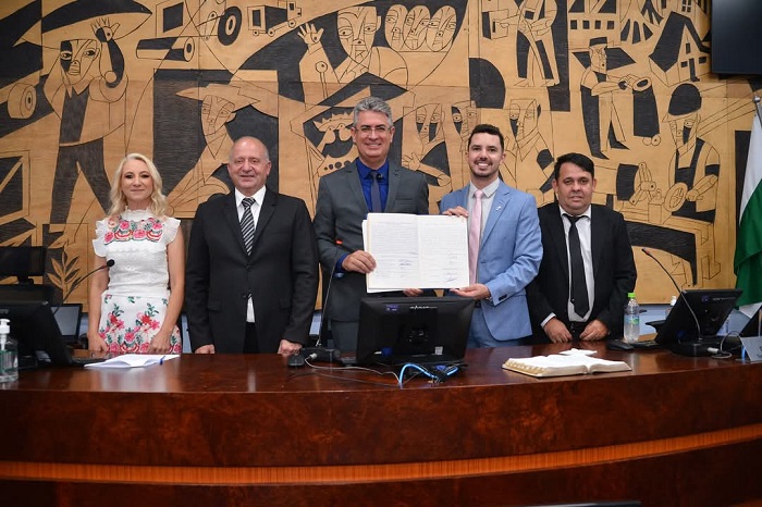 JULIO KÜLLER ASSUME A PRESIDÊNCIA DA CÂMARA MUNICIPAL NO BIÊNIO 2025-2026