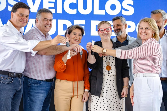 PREFEITA DESTACA A IMPORTÂNCIA DOS NOVOS VEÍCULOS PARA A SAÚDE DE PG
