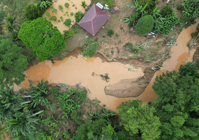 DEFESA CIVIL ENVIA AJUDA HUMANITÁRIA PARA GUARATUBA